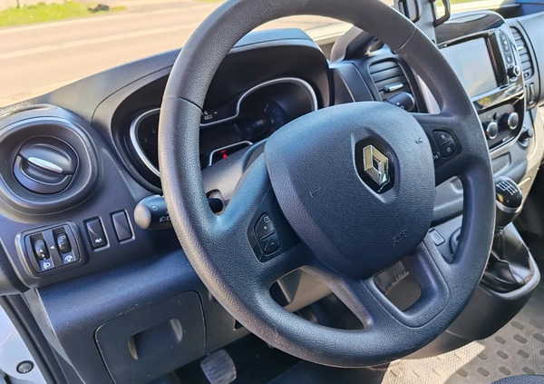 Renault Trafic cena 105000 przebieg: 117416, rok produkcji 2019 z Wolbrom małe 781